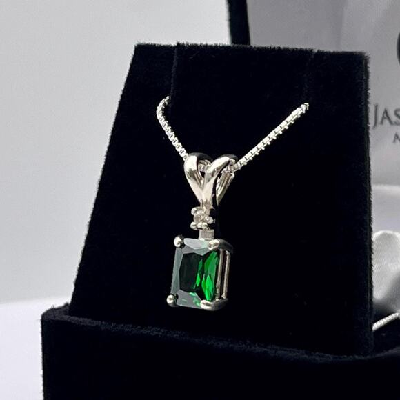 Beautiful 1.5ct Emerald & White Sapphire Sterling Silver Pendant Necklace